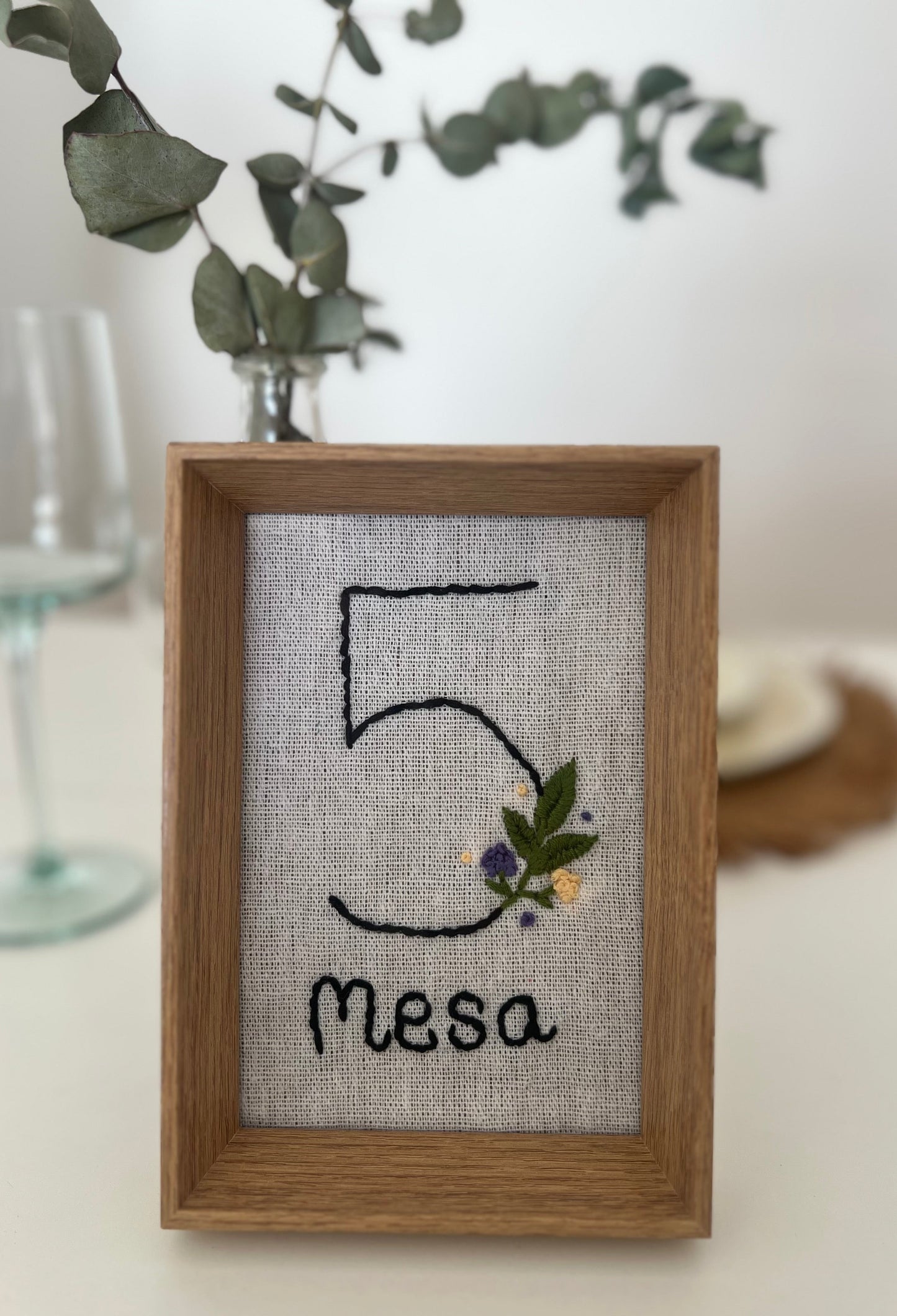 Señalización de mesa bordada a mano (Personalizado)